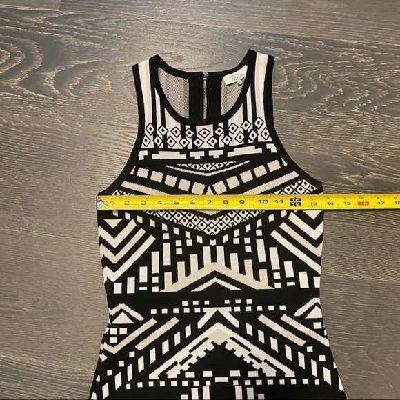 Parker Lunn Dress - Picture 10 of 13